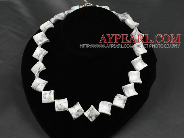 17.5 inches 20mm howlite necklace with toggle clasp