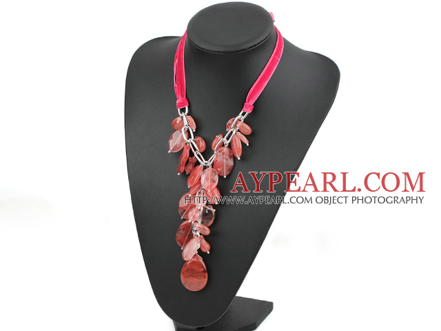 23,6 pouces cerises collier quartze avec ruban