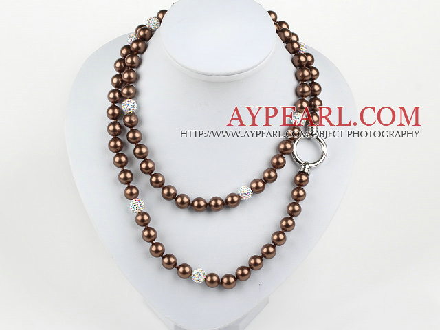Lange Ausführung Round Brown Farbe Seashell Perlen Halskette mit Strass Perlen