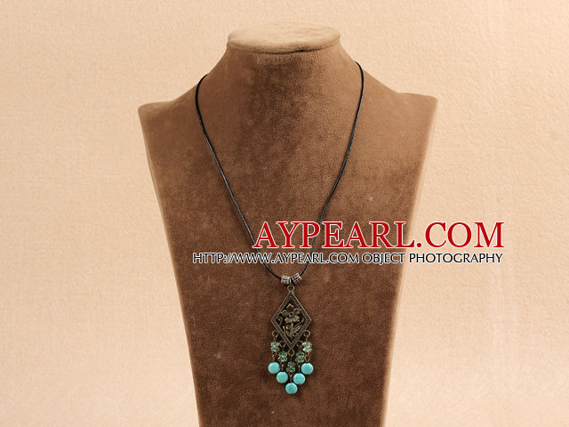 Simple Vintage Style Chandelier Shape Blue Turquoise Green Crystal Tassel Pendant Necklace With Black Leather