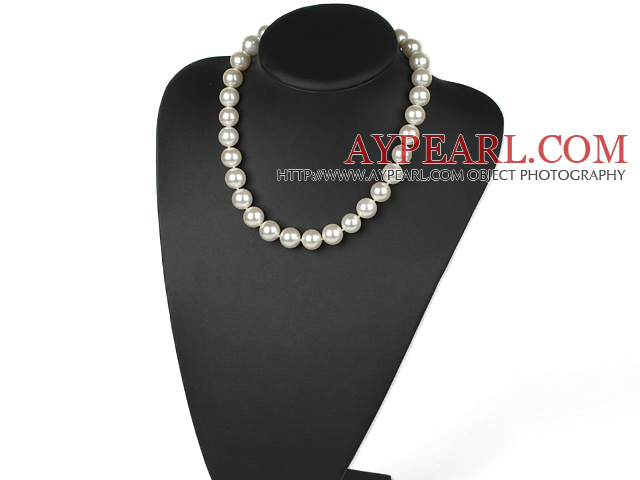 Nice 14Mm White Seashell Beaded Strand Necklace With Moonight Clasp