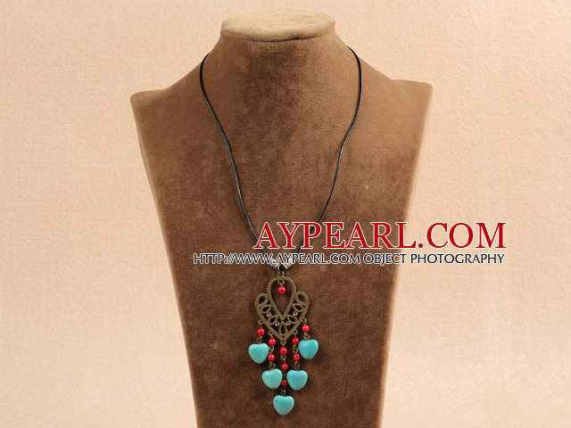 Enkel tappning utformar Chandelier Shape Heart Turquoise Red Round Coral pärlor Tassel hängande halsband med svart läder