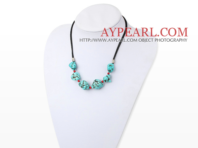 Collier en pierre turquoise sang