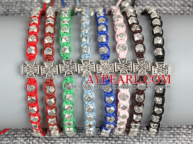 Gratis Nickel Legerade 8 PCS Multi Color Cross Charm Gänghemstickade Armband (Random Color)