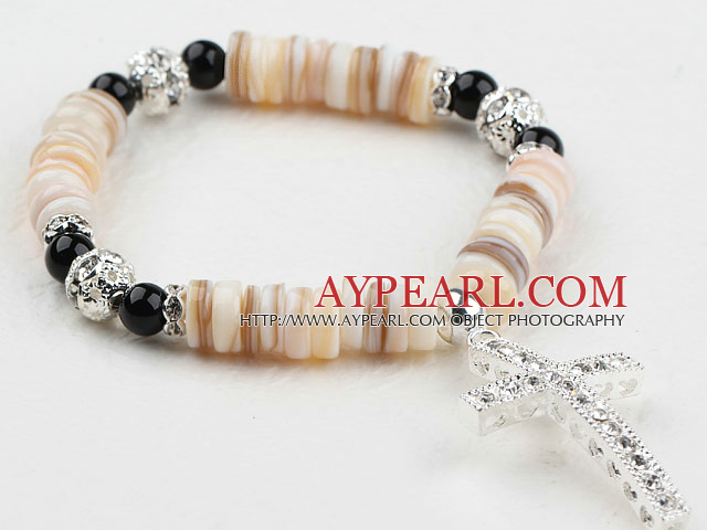 Disc Shape Shell og Black Agate og hvitt Rhinestone Ball and White Cross Dangle Stretch Bangle Bracelet