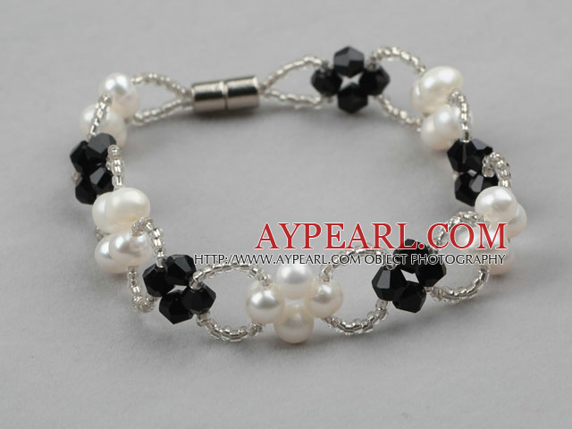 Weiße Süßwasser Perlen und schwarzen Kristall Armband mit Magnetverschluss