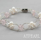 Hvit Freshwater Pearl og Pink Crystal Armbånd med magnetisk lås