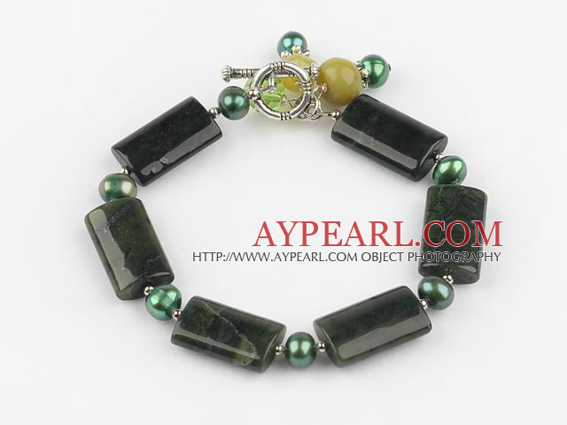 トグルクラスプが付いた緑色の真珠オリーブと黒瑪瑙石のブレスレット