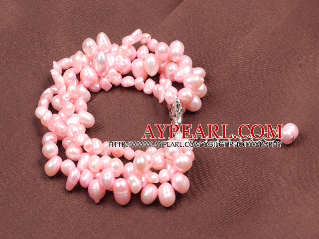 Fashion Multi Strand Natural vaaleanpunainen makeanveden helmen rannerengas