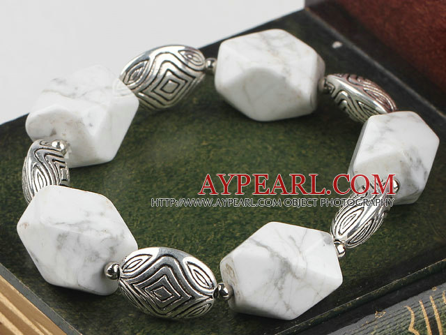 Irregular White Sea Shell Stone Beaded Bracelet