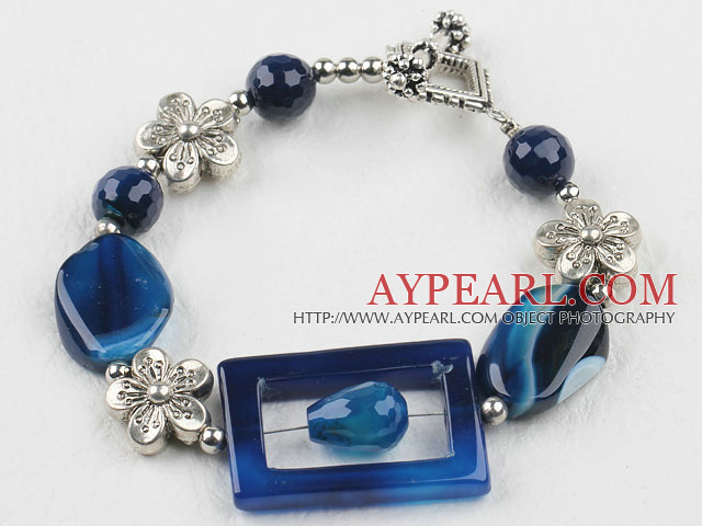 7.5 inches blue agate bracelet with toggle clasp