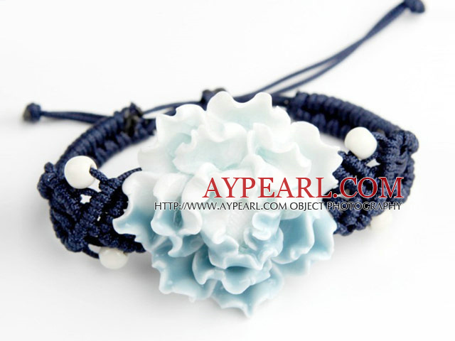 Shamballa stil Peony Design Porselen Flower Snøring Justerbar armbånd med mørk blå tråd