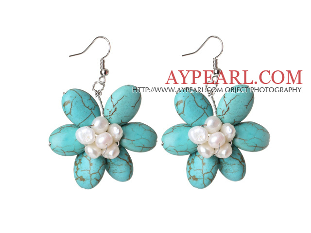 Turquoise et blanc Boucles d'oreilles perle en forme de fleur