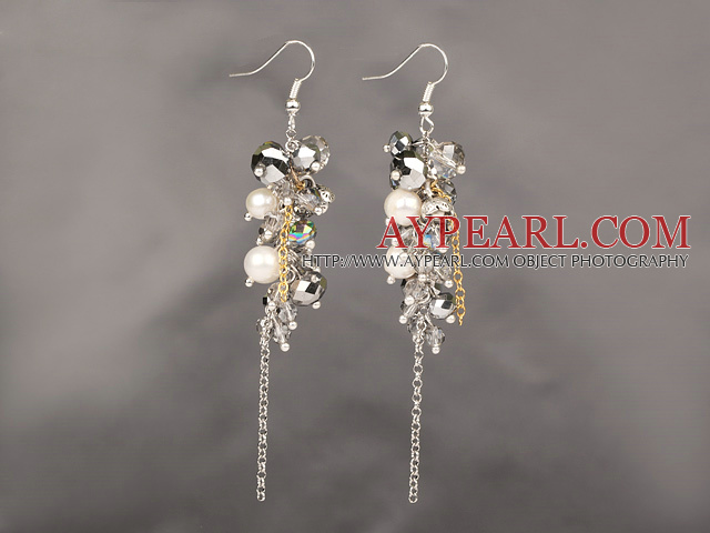 Cluster et Dangle style blanc perle et gris perle Boucles d'oreilles