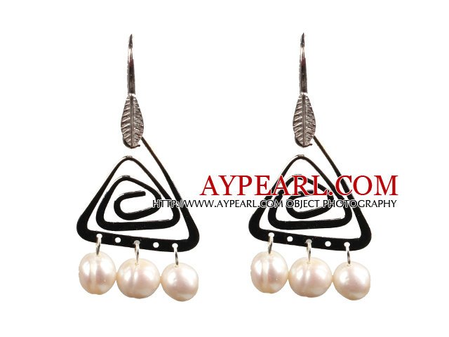 Popular Fashion Natural White Freshwater Pearl Earrings With Triangular Accessory