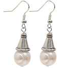 Klassisk design 10-11mm Natural White Freshwater Pearl Örhängen med Fish Hook