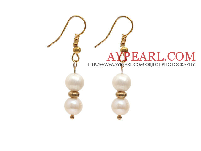 Mote Stil 7-8mm Natural White Freshwater Pearl Beaded øredobber med gul farge Fish Hook