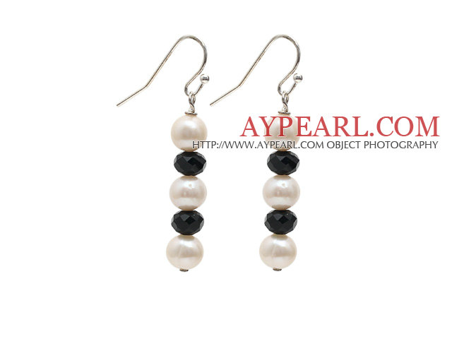 Enkel stil Natural White Freshwater Pearl og svart krystall dingle øredobber