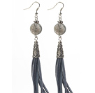 Lang stil Flat Round Shape Flashing Stone Dingle lær dusk øredobber med Gray Leather Tassel