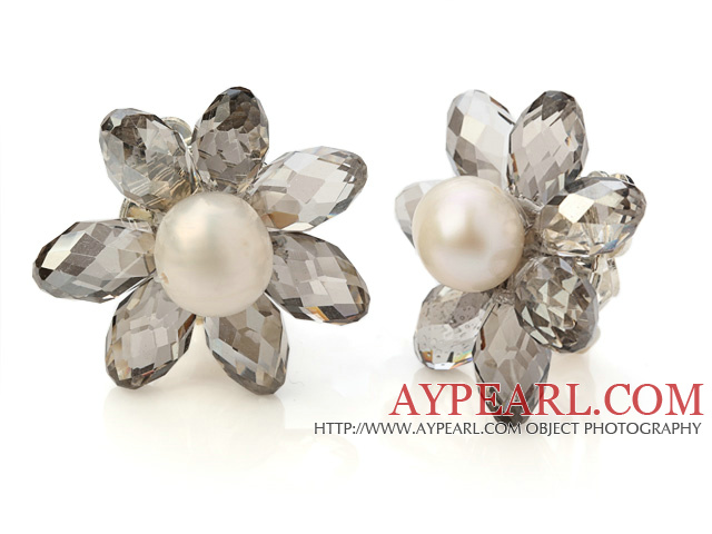 Fashion Natural White Freshwater Pearl And Faceted Manmade Gray Crystal Flower Clip-On Ear Studs