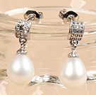 Classic Trendy Style Drop Shape Natural White Freshwater Pearl Earring Studs With Rhinestone Accessory