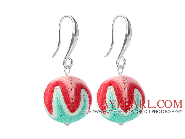 Belle style simple 16mm couleur multi boule de laine des boucles d'oreille avec Hameçon