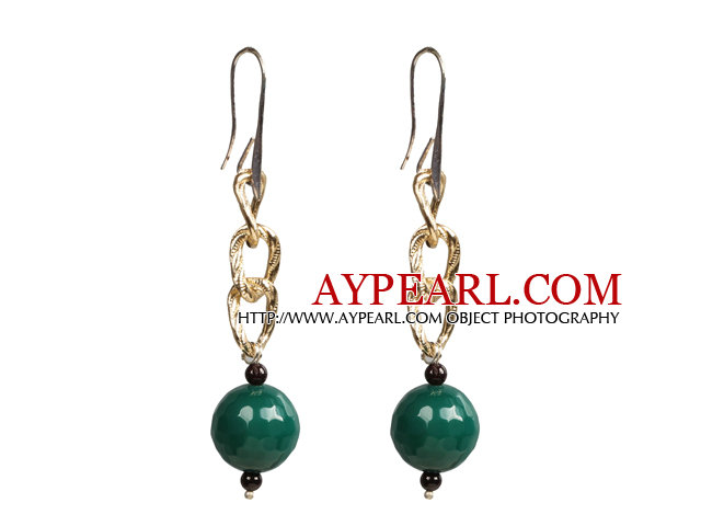 Belle style de longue grenat vert Agate Perles Boucles d'oreilles d'or avec boucle Charm