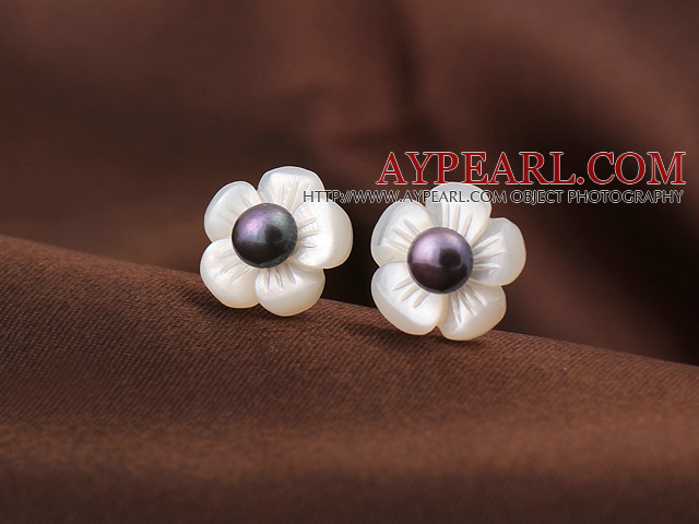 Cute Plum Flower Shape Shell og Black Pearl 925 Sterling Silver Studs øredobber