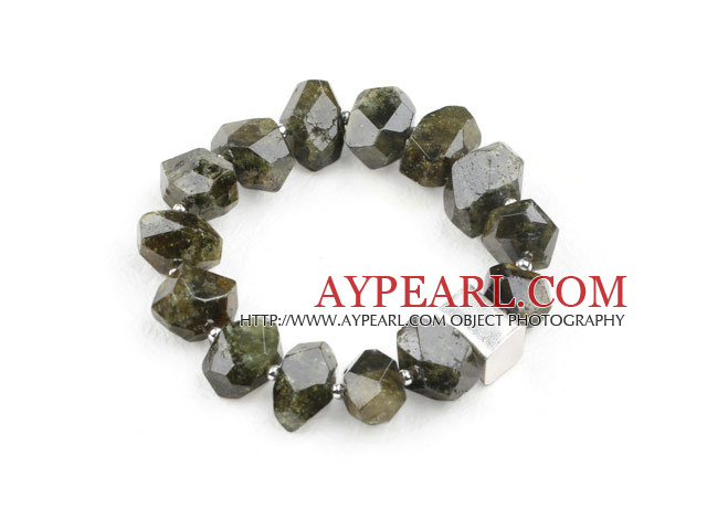 Natural Incidence Angle Green Garnet Stretch Bracelet with 925 Sterling Silver Accessory