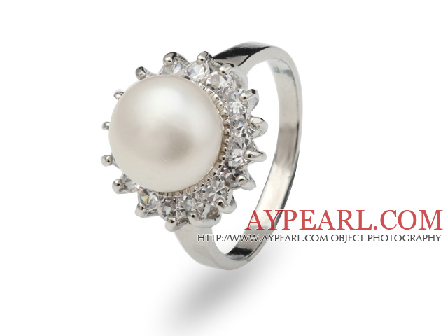 Classic Natural 8-9mm White Freshwater Pearl Ring With Charming Rhinestones