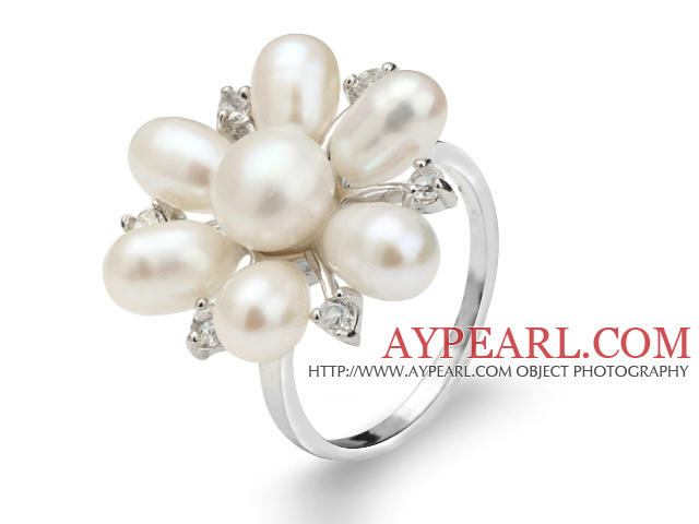 Beautiful Natural 5-6mm White Freshwater Pearl Flower Ring With Charming Rhinestone