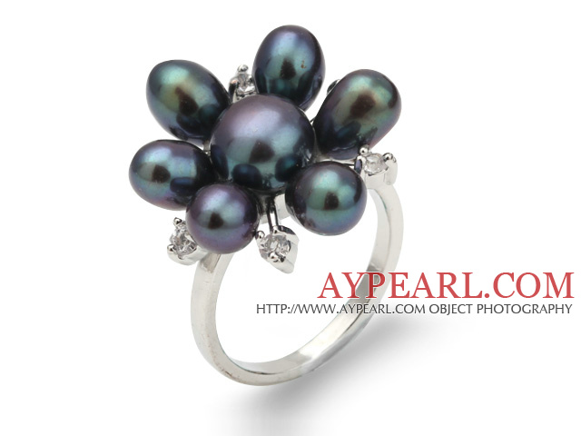 Beautiful Natural 5-6mm Black Freshwater Pearl Flower Ring With Charming Rhinestone