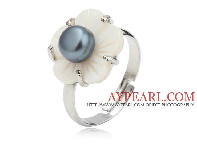 Nice Natural 5 - 6mm Svart Ferskvann Pearl And White Shell Flower Justerbar Ring