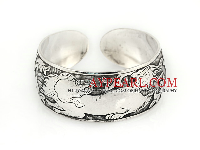 Classic Style Carved Lion Pattern Bold Adjustable Metal Bangle Bracelet