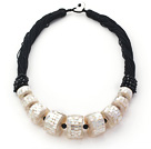 New Design Wheel Shape White Mosaics Shell Necklace with Black Thread