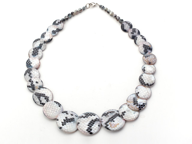 5 Pieces White and Black Color Painted Shell Necklace with Lobster Clasp