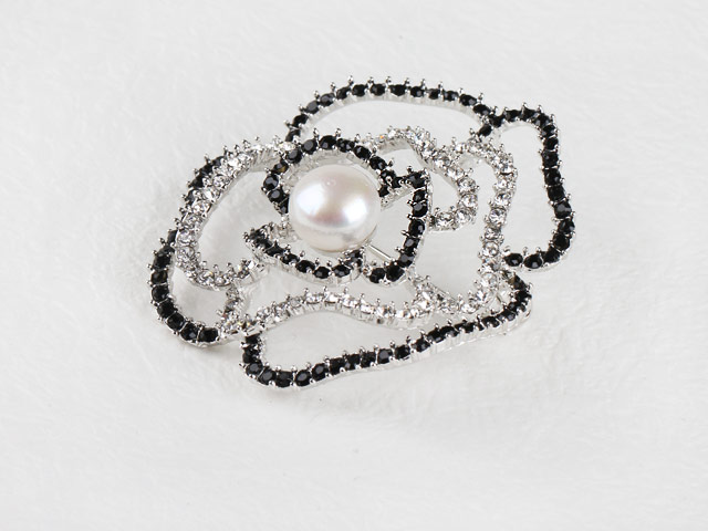 beautiful rose shape white color pearl  brooch with rhinestone