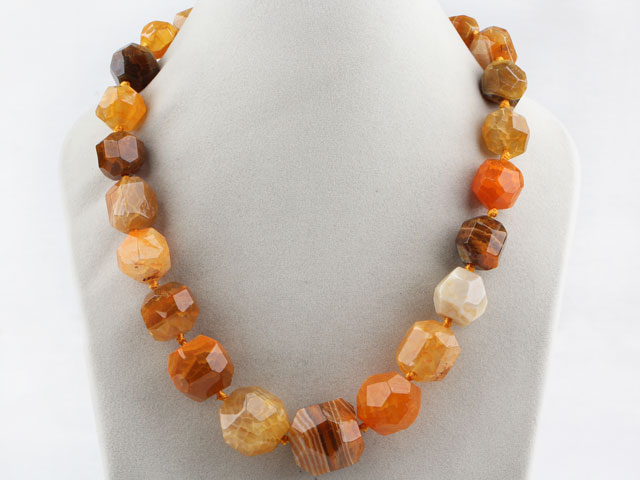 Chunky Style Incidence Angle Crystallized Agate Graduated Necklace