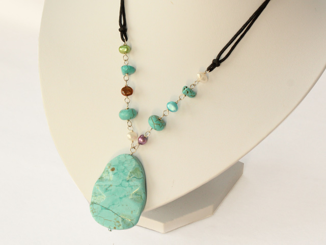 17.5 inches dyed pearl and turquoise pendant necklace with lobster clasp