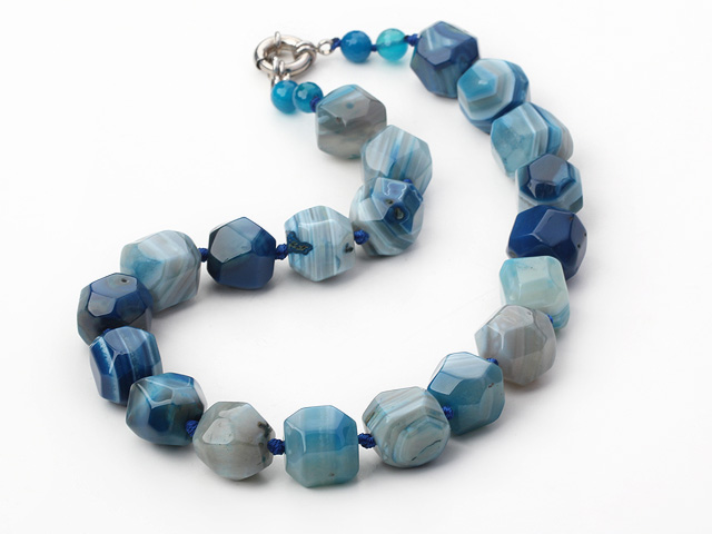 chunky style 8-16mm blue agate beaded necklace with moonlight clasp