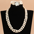 Gorgeous Mother Gift Double Strand 8-9mm Natural White Oblate Baroque Pearl bröllop smycken set med Shell Flower Lås (Halsband & Armband)