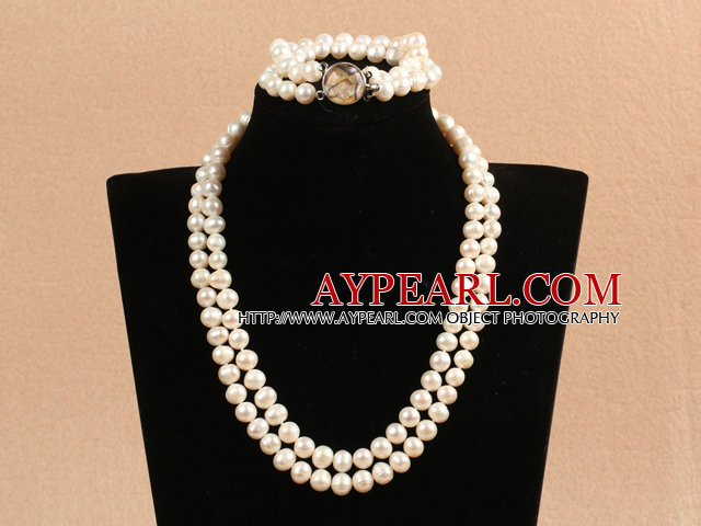 Herrliche Mutter Geschenk doppelter Strang 8-9mm natürliche weiße Perlen Hochzeit Schmuck-Set (Halskette und Armband)