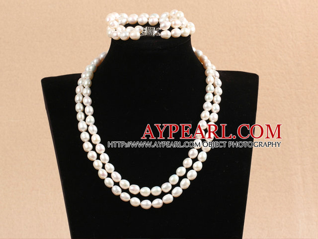 Herrliche Mutter Geschenk doppelter Strang 7-8mm natürliche weiße Reis-Perlen Hochzeit Schmuck-Set (Halskette und Armband)