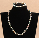 Graceful 7-8mm Natural White Freshwater Pearl Indian Agate Party Jewelry Set (Halsband och armband)