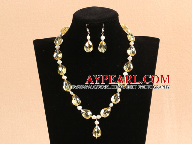 Bijoux lumineux en forme de goutte jaune pâle Natural Crystal White Pearl Parti jeu avec strass fermoir (Collier et boucles d'oreilles)