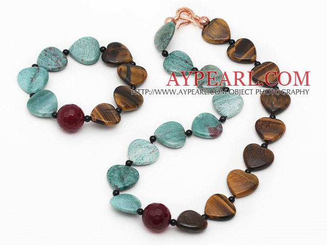 Heart Shape Draken Blood Stone och Tiger Eye och Karneol Set (Halsband och matchade Armband)