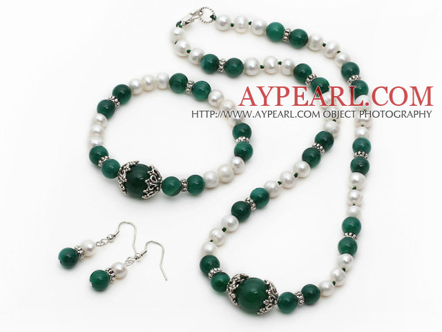 Weißen Süßwasser-Zuchtperlen und Grüne Achat-Set (Halskette, Armband und Ohrringe Matched)