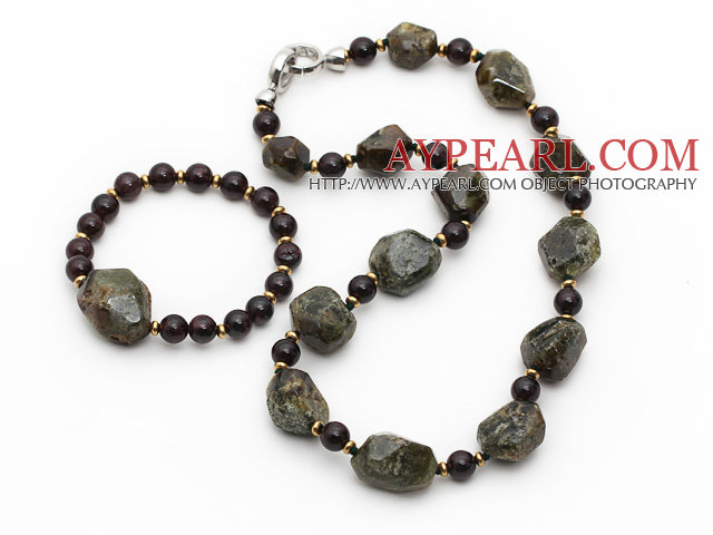 Ποικιλία Πράσινο και κόκκινο κρασί Set Garnet Coral (κολιέ και βραχιόλι Συμφωνήθηκε)