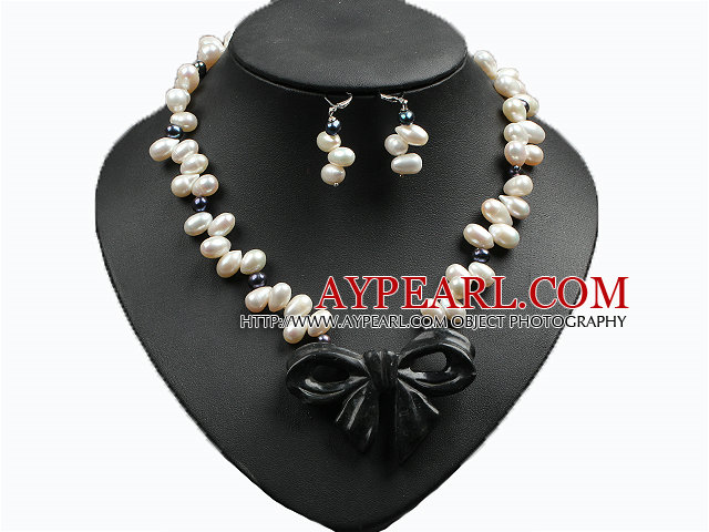 Trendikäs Style Natural White And Black Pearl Ink Jade Bow riipus kaulakoru ja korvakorut Set