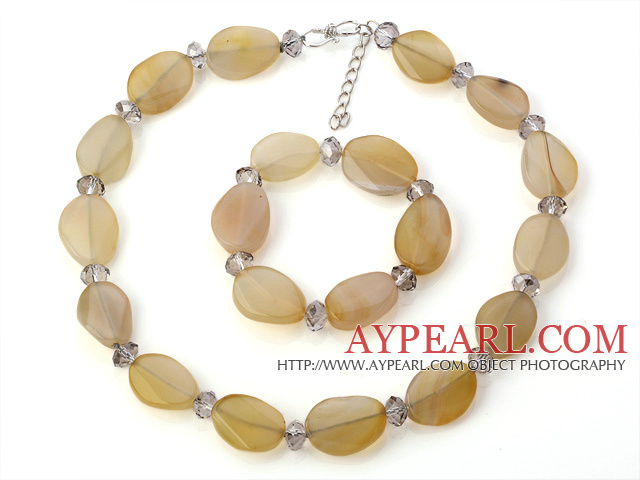 Belles jaune irrégulière agate et cristal gris perlé Parures ( collier avec bracelet assorti )